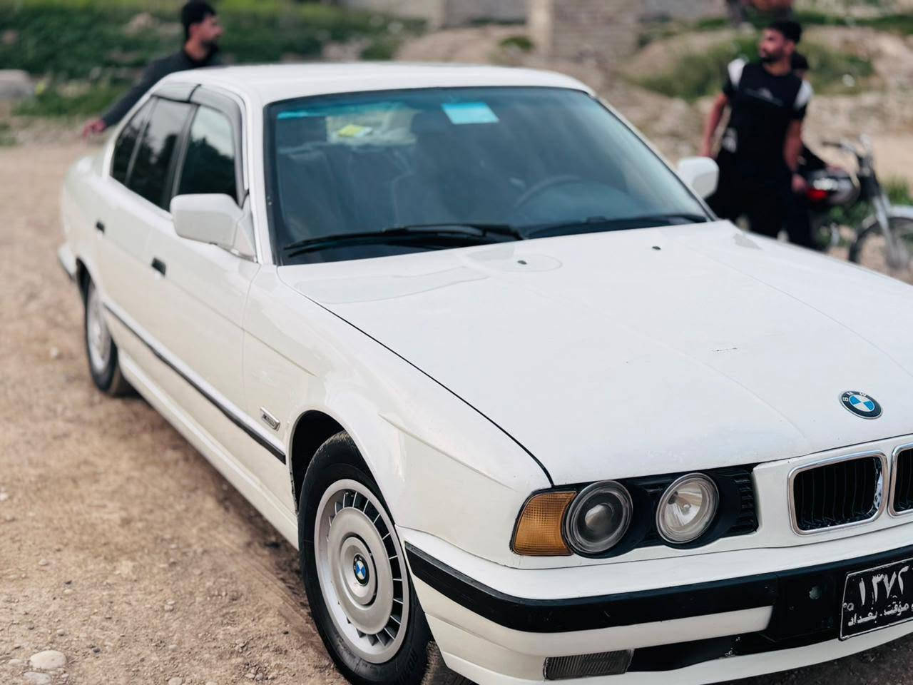 بي ام دبليو 520i • ١٩٩٣ • جير عادي