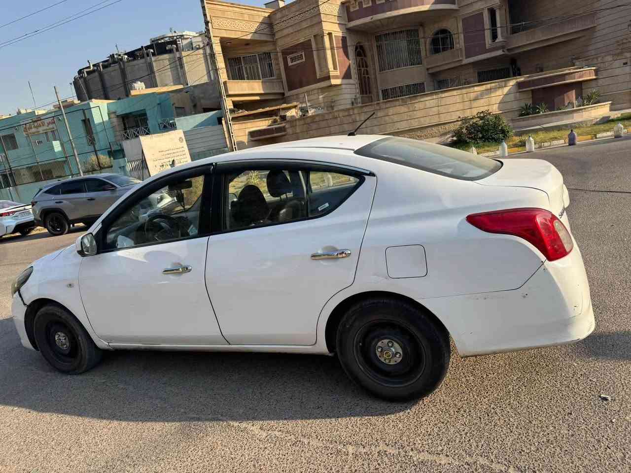 صني هندي للبيع موديل 2016
ماشية 169000

السيارة بيها طخطخات استعمال بدون دواخل بدون معجون 

مكانها بغداد 

السعر 85 وبيها مجال بسيط 

***********
