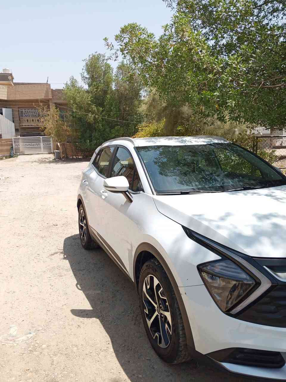 كيا سبورتج خليجي موديل 22 رقم اربيل اتريد تحويل اتريد وكاله 
الفئه نص فول الحاله العامه مكفوله من الصبغ والتبديل والبارد عدا طخه صغيره بالجاملغ الامامي وعايفه ممصلحه 
السياره ماشيه 38 سونر بيه السياره ناشره 
السعر المطلوب 197
للاستفسار الاتصال ‏‪***********‬‏
عنواني هياكل الغزاليه شارع 60
