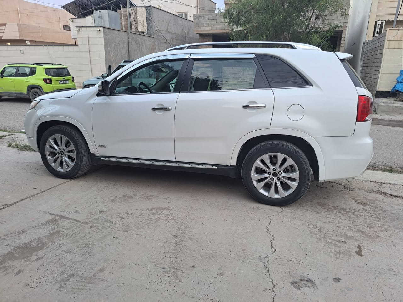 السلام عليكم
سورنتو وارد امريكي محرك ٦ سلندر موديل ٢٠١٣ 
السيارة Sx فوووول مواصفات رقم بغداد انكليزي بأسمي  
بيها ٤ قطع صبغ 
السعر 125 $ 
***********
