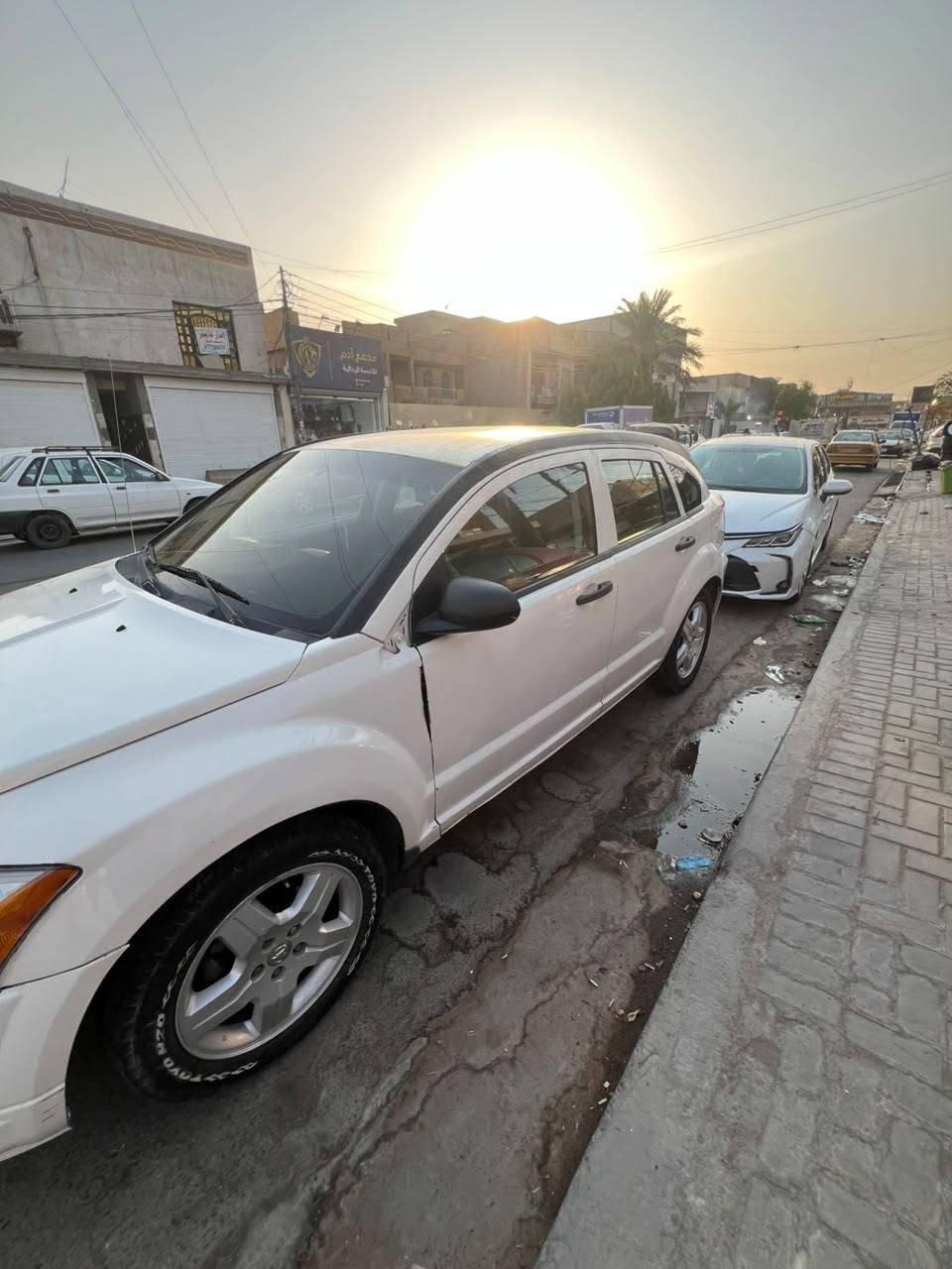للبيع
دودج كاليبر موديل ٢٠٠٨ بأسمي رقم انكليزي تحويل ثاني يوم. 
سنوية نافذة ٢٠٢٩
لون ابيض وارد امريكي
كير ومكينه مكفول(المحرك جديد ٢٤٠٠CC)
منظومة تبريد جديدة بالكامل وتحتاج كمبريسر.. 
كهربائيات جيدة جدا..
مصبوغة ابيض عام...
سيارة خير من الله
السعر ٥٨ وبيه مجال..
واتس اب 
***********
وبالخير على اليجنيها..
