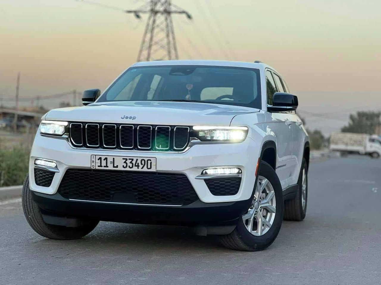 السلام عليكم للبيع او مراوس  جيب كراند شيروكي 
لمتد 2023 رقم بغدادباسمي تحويل ثاني يوم 
فول مواصفات ماعدا الفتحة 
1-بصمه 
2-جلد كراسي كهرباء 
3-تدفئة كشنات
4-رادارات امامي خلفي حساسات خلفية
5-اشاير بالمري شفتات ستيرن
6-لدات امامي بك لايت لد 
7،-تبريد قطعتين 
8-خمسة راكب 
9-حادثهة بس تبديل بنيد وجاملغات وصور الحادث مرفقة بالمنشور للاستفسار الاتصال ع الرقم ***********

