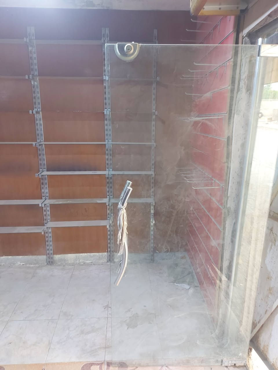 رفوف كوزمتك • بسعر مناسب • جام خانه