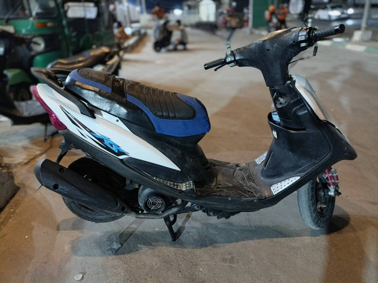 سلام عليكم شباب دراجه ماكس عدله 120 الدراجه نضافتها وكشرها كدامك محرك لا تبخير ولا نضوح شلعه معدل حلوه طستها حلوه بوشه49 الدراجه نكره سلف بكل وكت كلجات رياضي شاير لايت سكن هورن كله شغاله السكن مالها عل ريمونت تغير الوان الدراجه الله شاهد مرتبه صالنصه اف ام الباقي تجي وتفحص وتشوف السعر 450 بيها مجال حك الجيه مكاني البياع تقاطع الدرويش شراي عل راسي مو شراي لا تكسر بحلال العالم رقمي ***********
