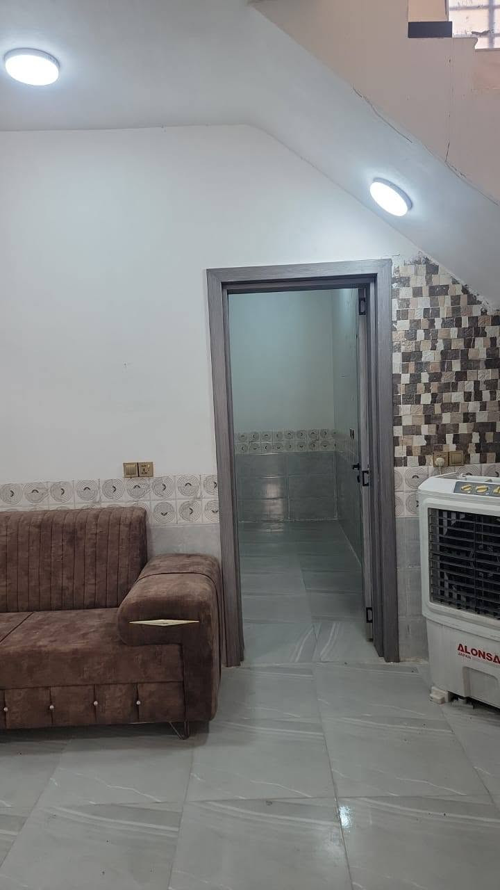 سلام عليكم بيت للبيع المساحه ١٢٥متر طابو زراعي سند٢٥ الموقع كربلاء طوريج حي الجمعيه خلف مدرسة نبع المعرفه يتكون من غرفتين وصاله ومطبخ واستقبال وصحيات داخليه وخارجيه للاستفسار اتصال على الأرقام 
***********
***********
أو مراجعة مكتب عقارات درة طوريج الجمعيه قرب الكفيل
