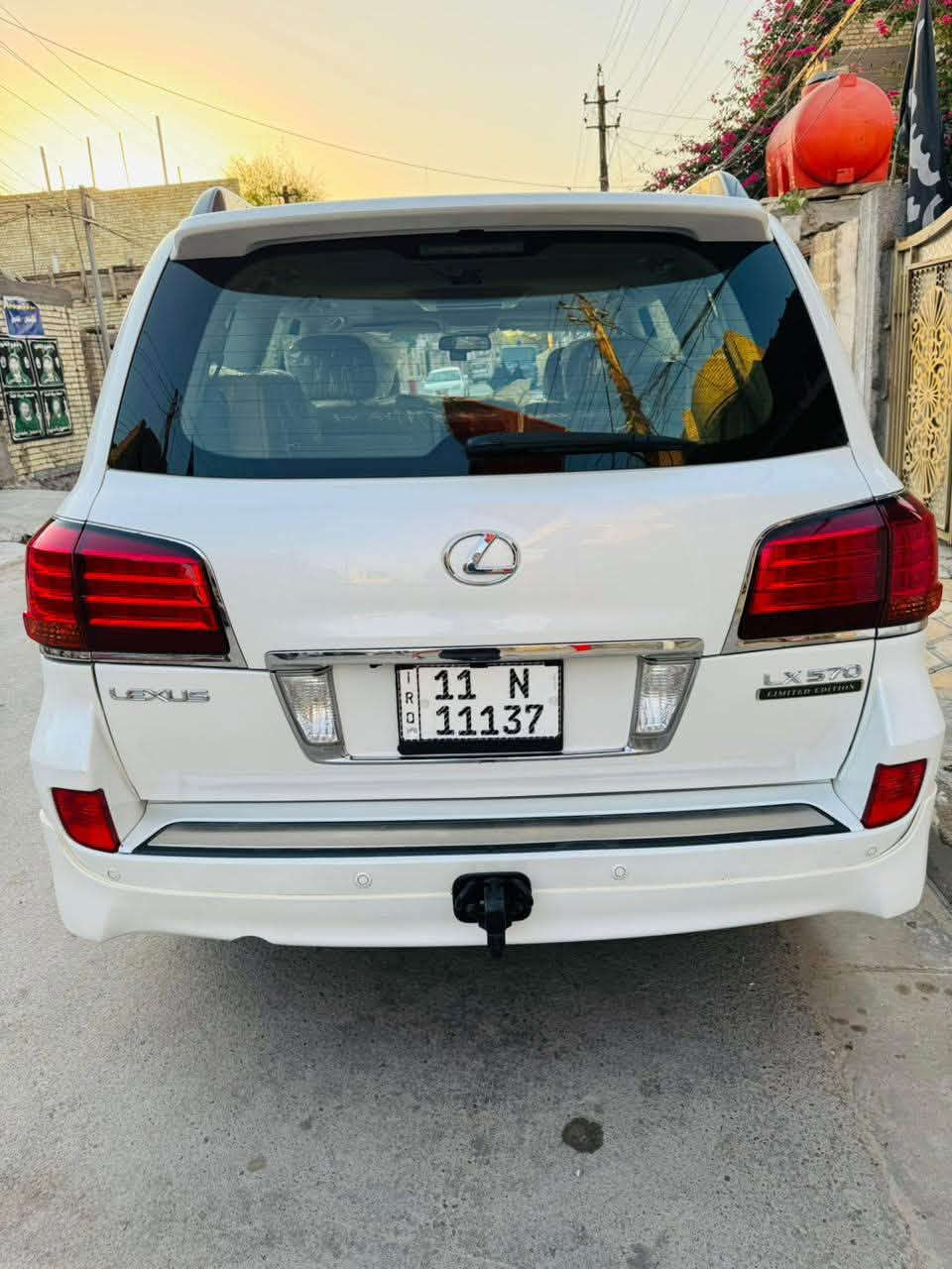 لكزز LX 570 • ٢٠١١ • رقم بغداد