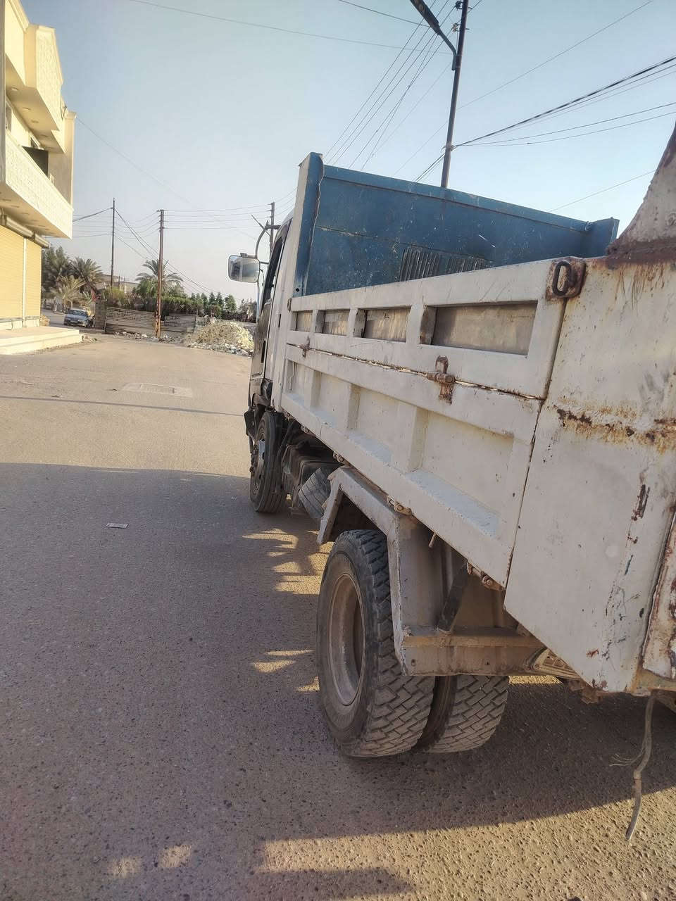 عليكم للبيع ازوزه 4 طن بسمي رقم نكليزي مكفوله كفاله عامه ***********
