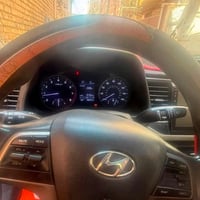 عندي الانترا موديل 17 رقم بغداد الانكليزي  السعر 110 وبيها مجال سونرها...