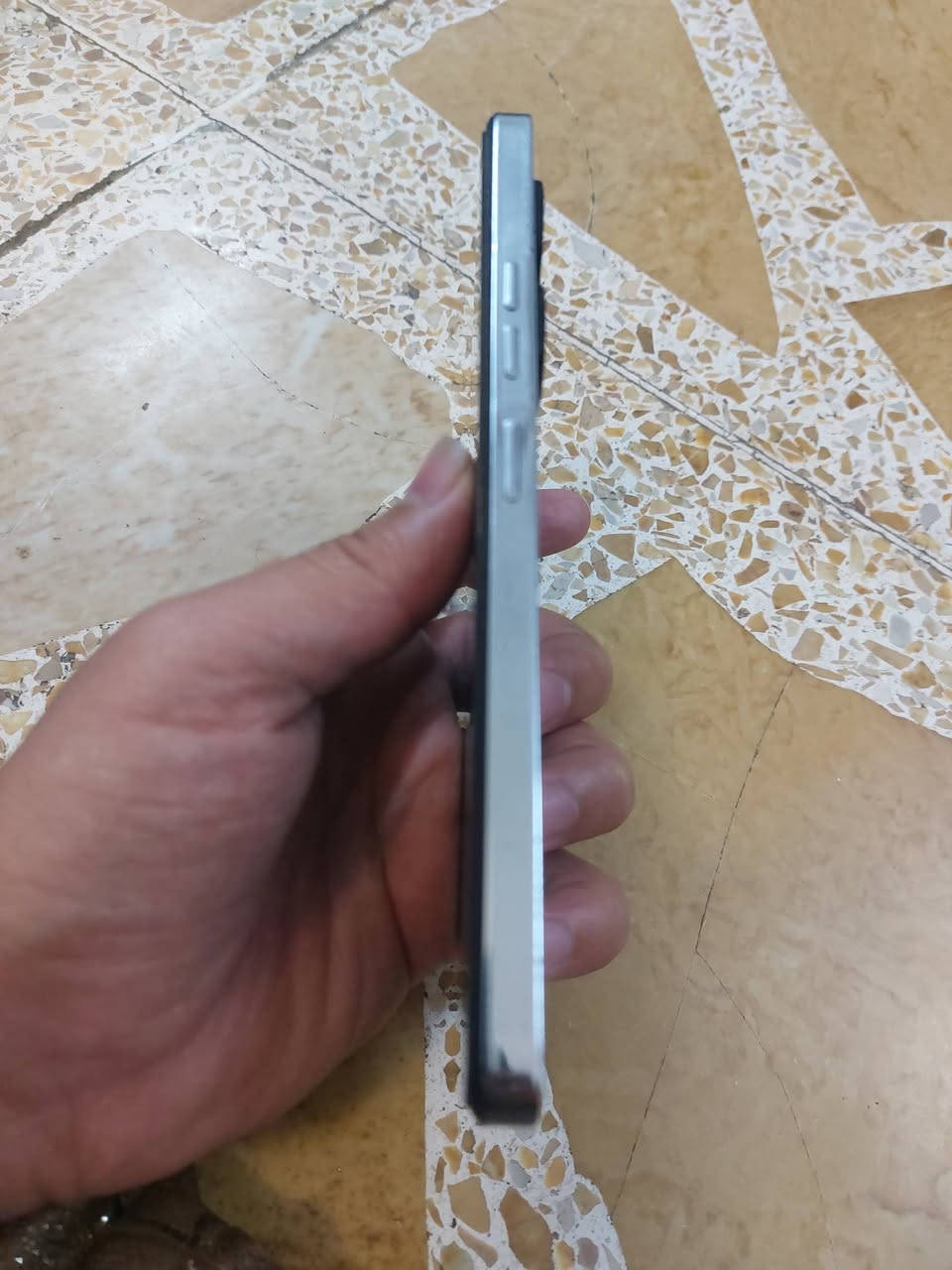 تكنو كامون 20 برو 

الذاكرة 256 + رام 8

بطارية 🔋 5000 ملي مبير 

بوبجي90 فريم 

الجهاز مبدل جامة فقط 

وبي فطر بالضهر مثل ما ماوضح

الجهاز مكلف بالنشر بي 

صاحب الجهاز ***********

السعر 180 وبي مجال حك جيتك
