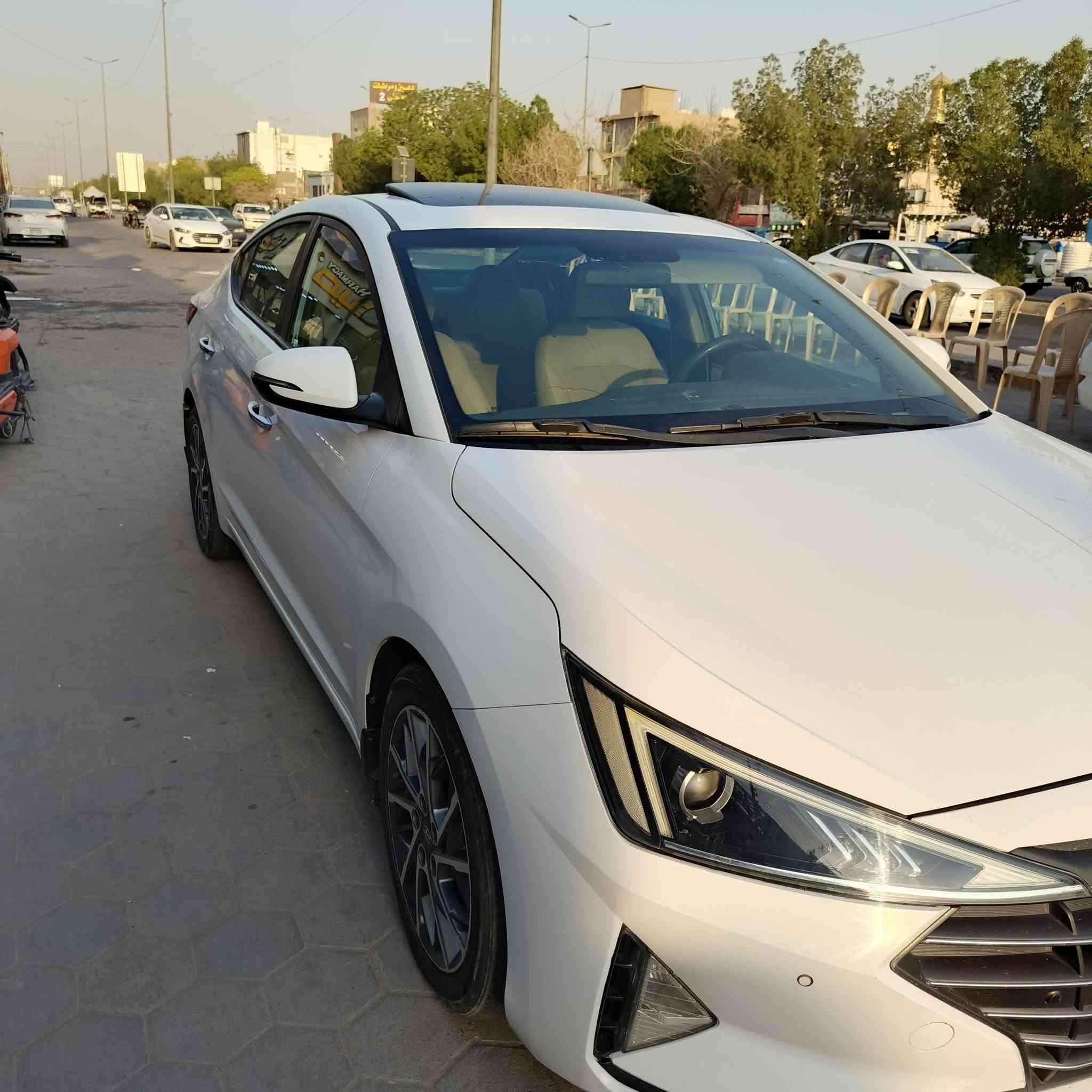 السلام عليكم النترا خليجي 2019
 مكفوله كفاله عامه من الصبغ والفتح
حساسات أمامي خلفي 
مري شفط
تبريد قطعتين
الساره فتحه
تبريد قطعتين امامي خلفي
شاشه كبيره كاربلي
ويل كب كروم حجم ١٧
لد أمامي خلفي.
محرك دوش ٢٠٠٠
كير بلادي ATM
ارضيه جلد قرميدي 
دوشمة قرميدي
سياره كفاله عامه
رقم اربيل
137 ورقه وبيها مجال
***********
العنوان النجف الأشرف 
اني مكلف بلنشر
