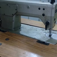 مكينه خياطه للبيع واكفه يعني تبيع علا وضعه 07755446509