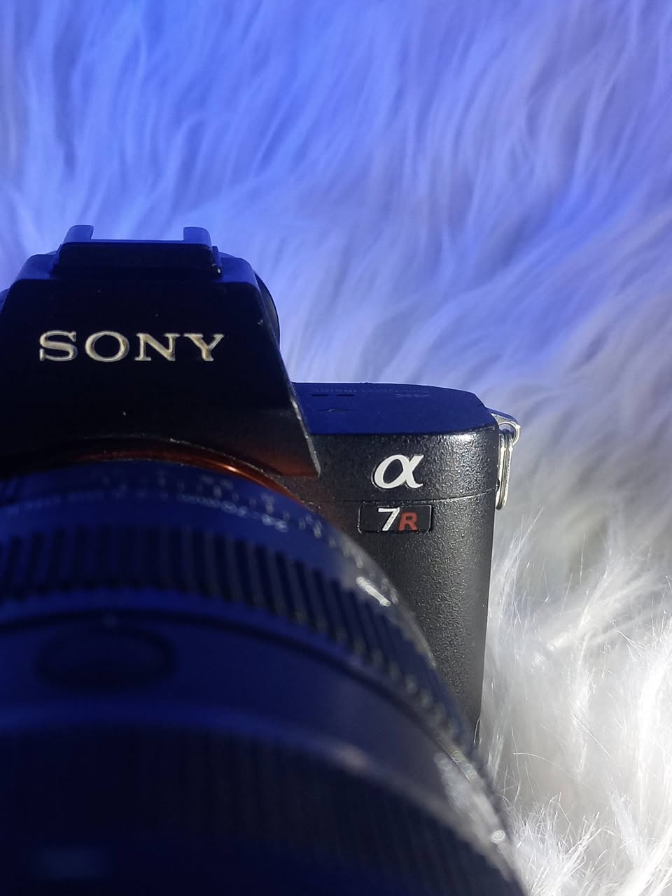 عرض خاص وبسعر مغري❗
كاميرا Sony A7R II (R2) للبيع
______________________
كاميرا  غنية عن التعريف، ممتازة جداً للمصورين وصناع المحتوى ولتصوير الاعراس و والتخرجات والطبيعة و للاستخدام المنزلي 
______________________
📌 المواصفات والحالة:
الموديل: Sony A7R II (R2)
الدقة: 42.4MP Full-Frame  دقه رهيبه
الفيديو: 4K Ultra HD
الحالة: نظيفة ومفحوصة وبدون أي مشاكل.
الشتر:  42k
الملحقات: بطاريات 2 مع شاحن اصلي
______________________
السعر خاص
او وتساب *********** 
متوفر توصيل لجميع المحافظات العراقية 🚙
