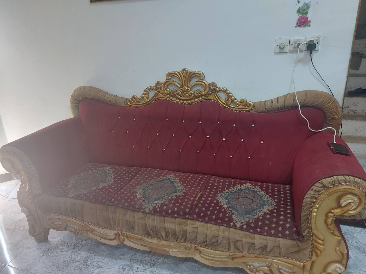 السلام عليكم غراظ للبيع غرفه تركيه مع بلازمه جم ٤٣ الحافظ بدون نت مع تخم ١٠مقاعد العنوان بغداد المدائن ماعندي توصيل الاستفسار ***********
