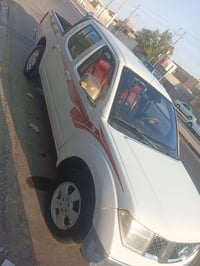نيفاره 2009 للبيع جاهزه كير محرك  رقم بغداد السياره بسمي    السعر 76بي...
