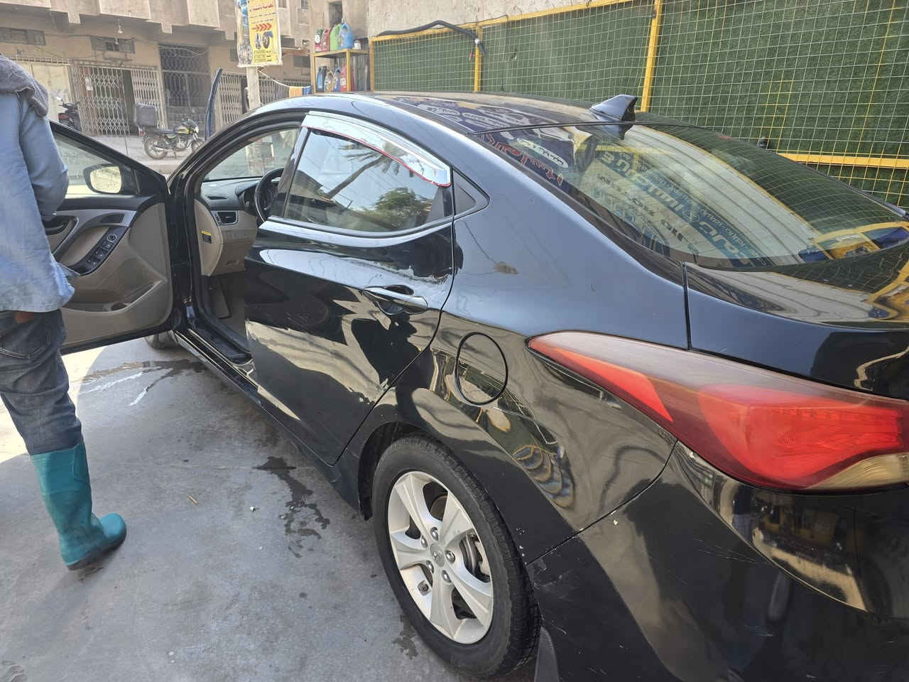 السلام عليكم عندي النترا وارد ١٦ اللون اسود حادثه صندوك....بغداد للبيع ت ***********
