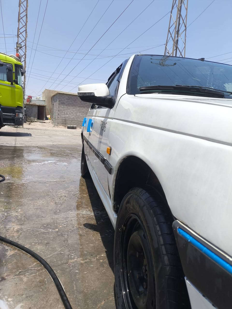 سلام عليكم بيجو 405 موديل 209 نضيفه اوحلوه سنويه منتهيه بل 22 ماعيله اي قرامه سياره كير مكينه جدد كهربائيات دوشمه تخم تاير بس التبريد عوزه راديتر السعر 27بيه مجال حك الجيه ***********
