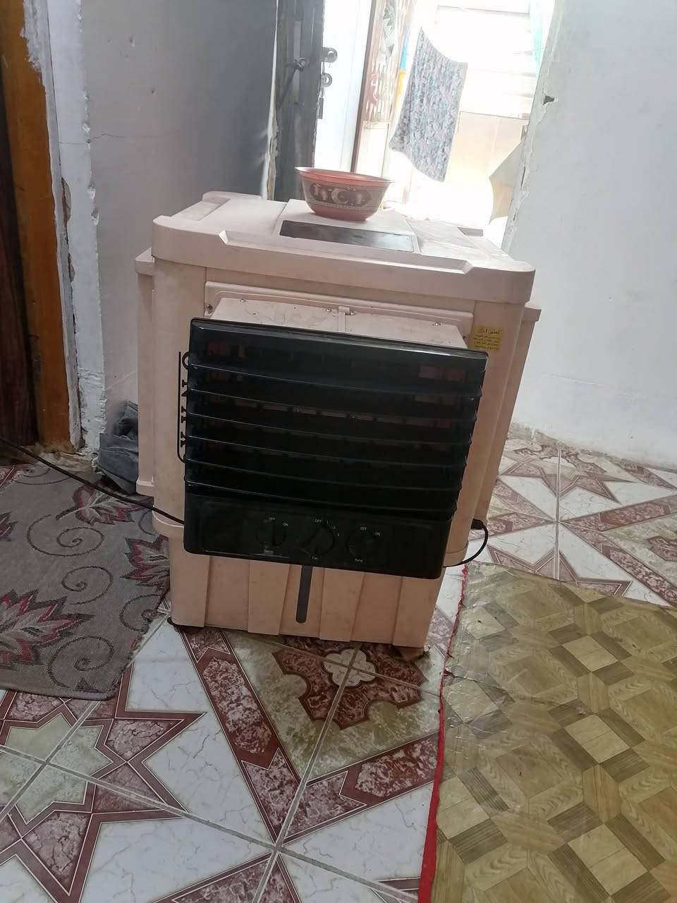 السلام.عليكم  كنفيره مستخدمه 5ايام فقط سباب البيع اريد انتقل البيت ثاني هواها ثلج اخذته 300 واريد ابيعها 200 العنوان كربلاء حي الغدير  ***********
