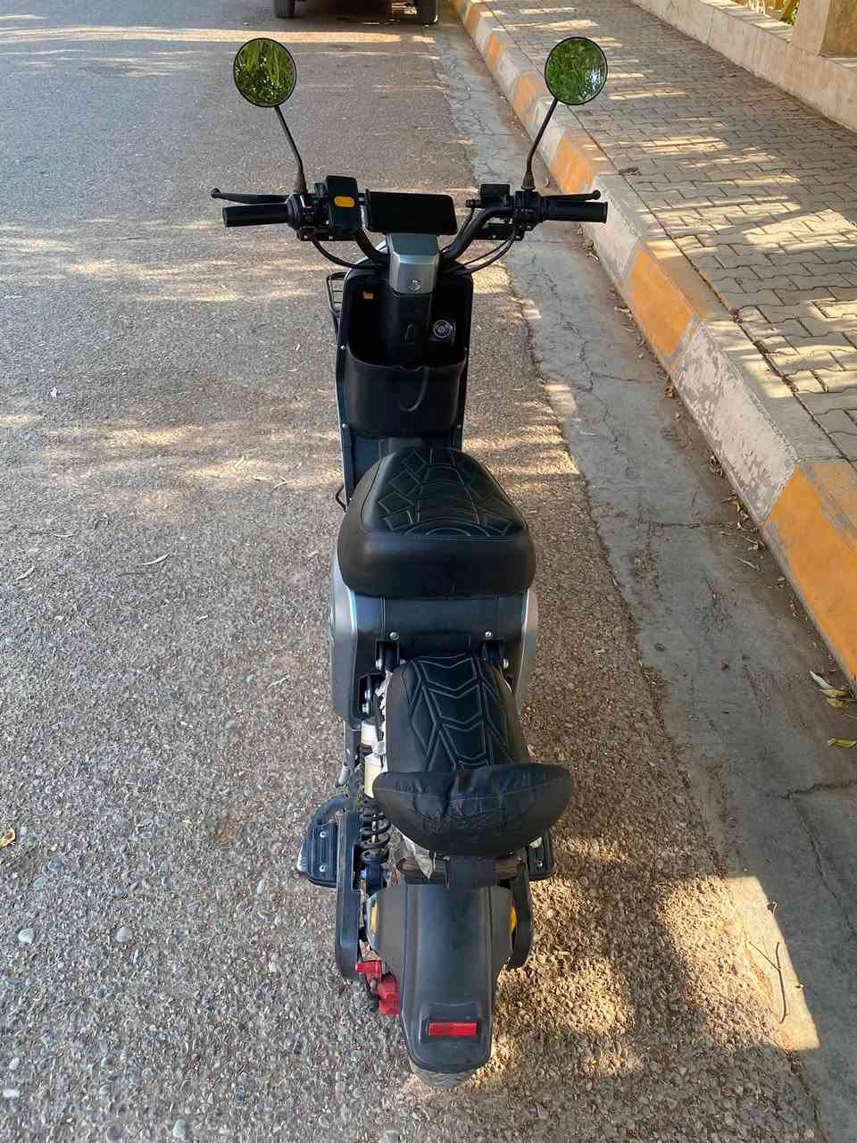 السلام عليكم دراجة شحن R9 دراجة جديدة  ما صار 6 اشهر من طالعة من المعرض كاملة مكملة فول مواصفات بطاريات جديدة شرط عل فحص الدراجة ناقصة بس سايق تجي بنفسك تفصح وتكلب وتشوف السعر 450  وبيهة مجال مكاني ديالئ دلي عباس  الهاتف *********** موجود واتساب
