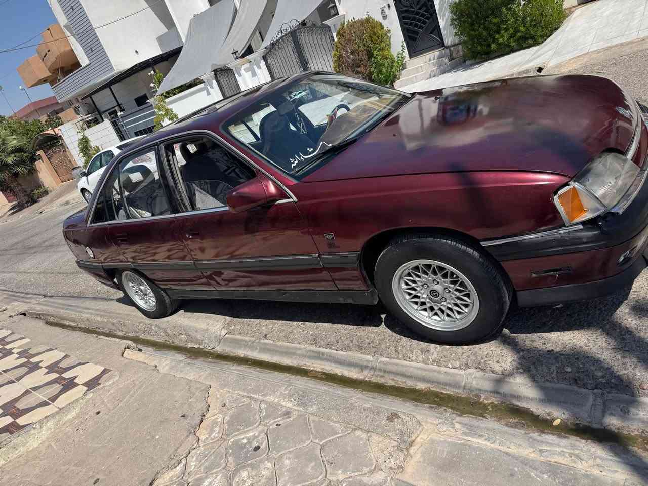 ئوميگه موديل 1991.   مشروع واطني.  ده فتر به نزين موجود  بدون حاديث عنوان كركوك شوراو  سعوري  25 ورقه قوفلي.   

***********.   واتساب. موجود كركوك, العراق
