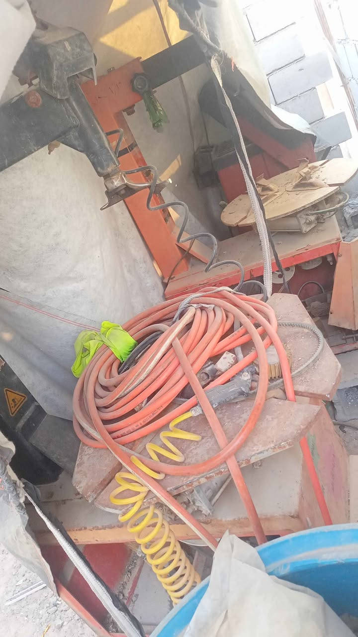 السلام عليكم اخوان اغراض محل بنجر كامل جاهز من كلشي اجهزه عين الباردة عليهن نضيفات ونشطات وتفتح تايرات من الدراجة لحد تاير 22 تاليبرات وياهن 3خالعات 2بلنص 2كمبريسر واحد 3فيز الثاني سنكل فيز وياهن ثنين جك عربانه ودريل صغار مرتب ودريل همر مال تريلات جديد ما مستعمل جبته وماشتغلت بي نشطات وحلوات وشي راقي سعر 7ملاين وبيهن مجال حك الجيه وهذا رقمي للتواصل *********** الله شاهد هذا العرض ما يتكرر Singapore
