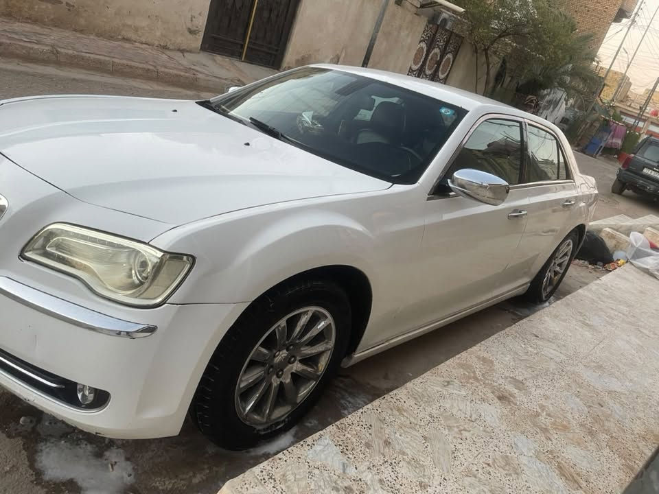 سلام عليكم
اوباما موديل 2011 اصل 

سنويه باسمي 

رقم بغداد 

ضربتها بجم 

بيها تبديل 3 قطع بنيد وجاملاغات الامامي 

حداديه 80 
تخم تاير جديد 

مكينه وگير جدد قبل اربع اشهر شادهن 

سياره جاهزه 

سعرها 130 وبيها مجال 

بيع مستعجل 

***********
