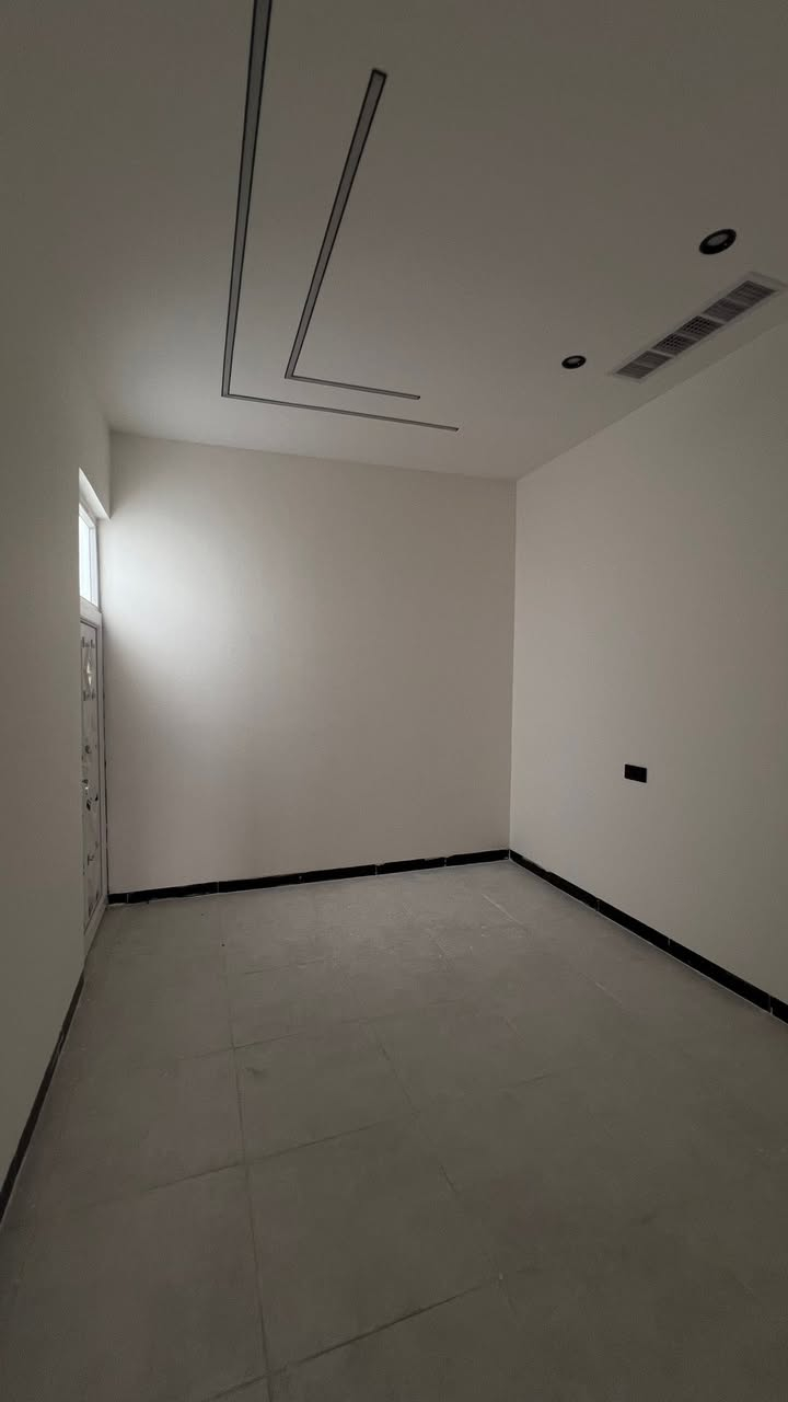 120 متر طريق بغداد - مقابل جامع الفتح 🔔

نوع العقار : طابو ملك صرف ⚖️ 

المساحة : 120 متر الواجهه 6 

بناء زيرو حديث الموصفات شارع عريض 15 متر

نظام دكت - مغربي - نوافذ المنيوم - غاز - كاميرات⭐️

يحتوي 

كراج - حديقة - استقبال - هول - مطبخ - 3 غرف نوم - صحيات 

••••••••••••••••••••••••••••••••••••
للسعر والتفاصيل علق بـ تم او السعر يصلك عبر الخاص تلقائياً⭐️
••••••••••••••••••••••••••••••••••••

او زيارتنا عقارات الذهب كركوك حي الواسطي شارع مول زياد مقابل ستائر ايلاف 

عقارات الذهب 🏡

تأسس :2004

بأشراف كادر قانوني متخصص في مجال العقار 👨‍💼⚖️

نستقبل كافة العروض الطابو ملك صرف فقط 

ارقام المكتب 
***********
***********
***********
