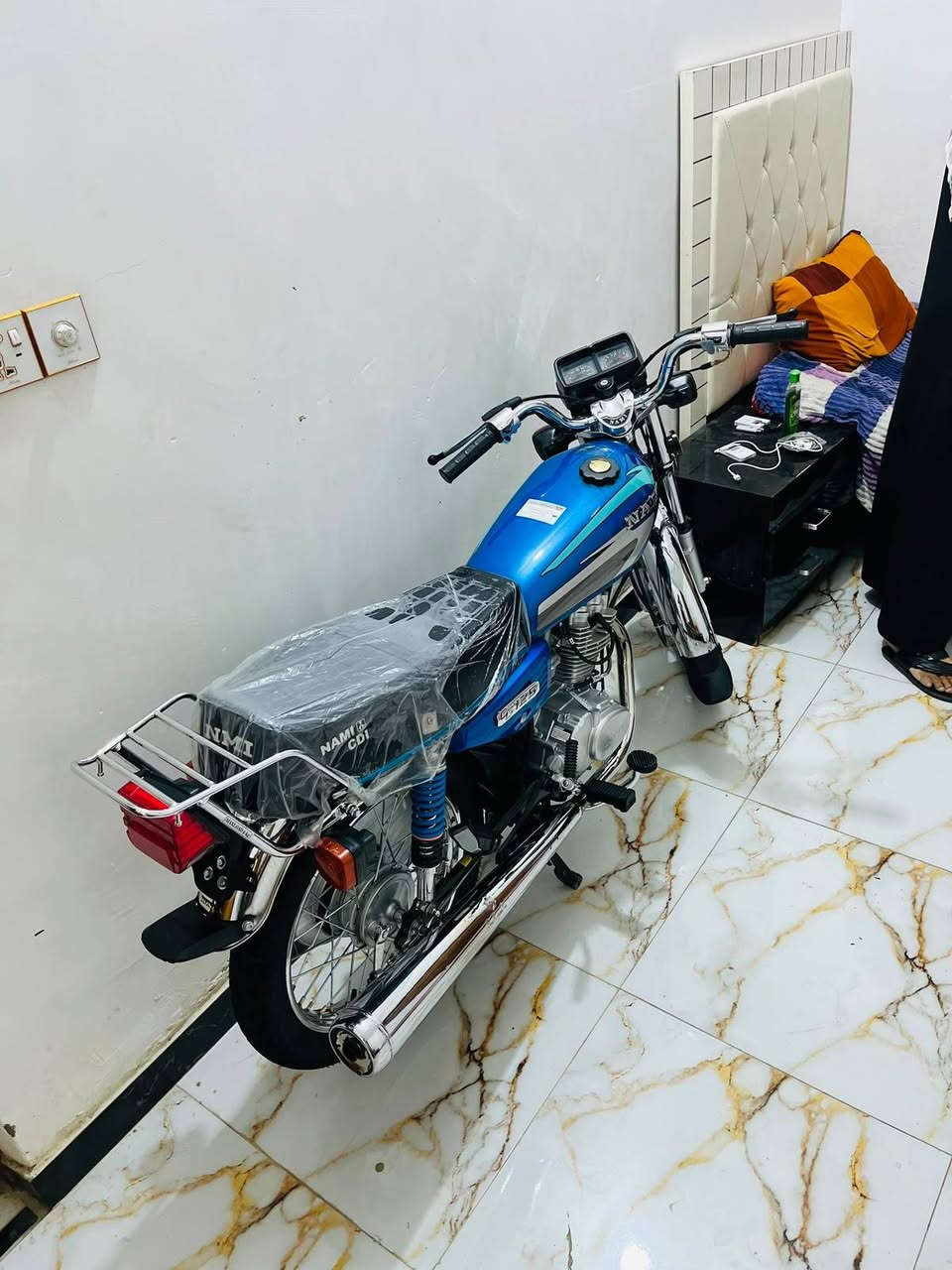 للبيع بلاديه  اخير مديل شاصي سكنر مامفتوح بيها برغي عل بلاد كلها سعر ٩٠٠ وبيها مجال قليل ولماعاجبه سعر يكدر يروح يشتري بس تعميره عينه ولايت ب٩٧٥ بدون شاصي 
 عنوان ناصرية مركز هاتف ***********
