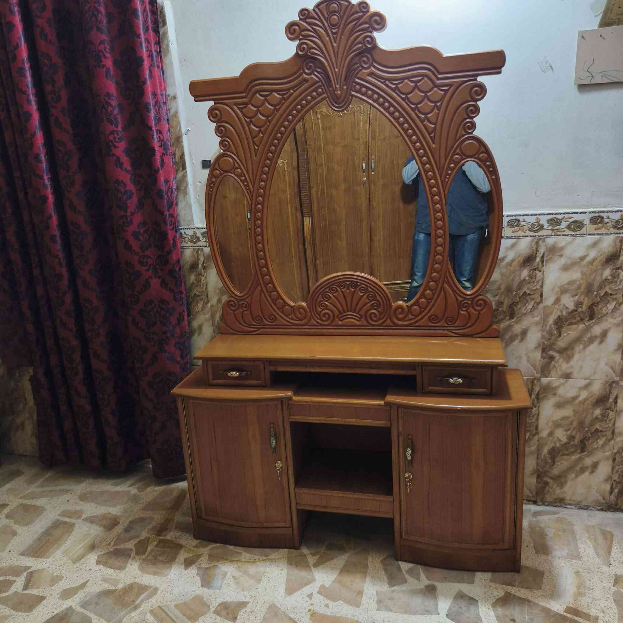 غرفه مستخدمه ٦ ابواب ملحق
بغداد.. مدينة الصدر
قفل ٧٥٠ الف
***********   يوجد واتساب
