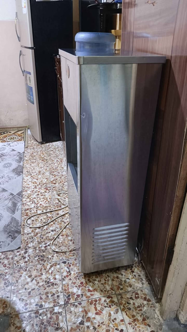 براد حساوي جداً نضيف وعلى الفحص تأسيس ماء الغطاء مينفتح مو ابو الحوض المفتوح السعر 125معقل *********** البصرة, العراق
