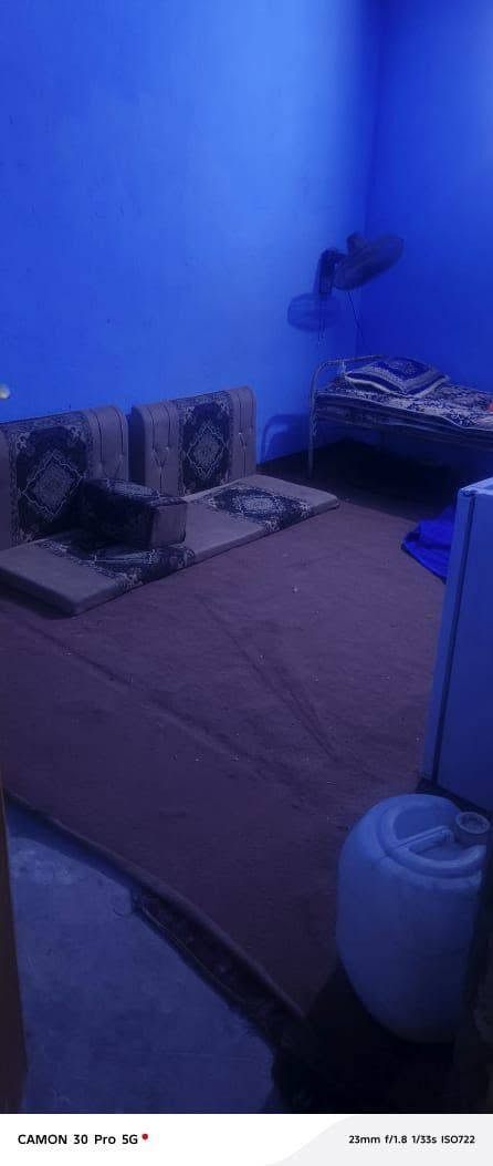 السلام عليكم بيت للبيت المساحه 66 طابو زراعي سند 25 طابقين غرفتين وصحيات للفوك وللجوه وهول ومطبخ وكندور  ومساحه كراج زينه  مكان كربلاء فريحه مسافه قليله عن مجمع سيد اسماعيل السعر 50 وبي مجال قليل 
***********
