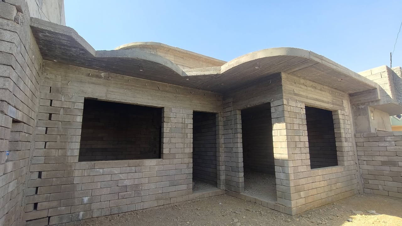 🏠 هيكل للبيع بسعر مناسب وموقع مميز
البناء بطح والاساس بادلو
مساحه 200م
ماء+وكهرباء واصل 
، موقع .القوسيات
📍 الموقع: [القوسيات قرب ماركت حي الزيتون]
📞 للاستفسار والتواصل: [رقم الهاتف *********** الكورك بي واتساب 
***********7]
السعر 47 وبي مجال بسيط المو شراي لا يغني
