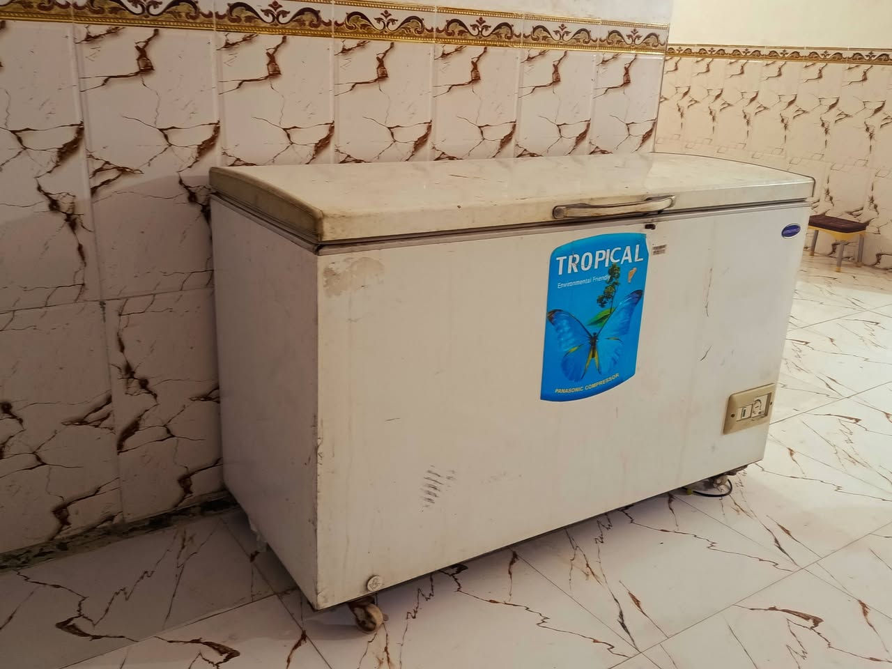 سلام عليكم مجمده للبيع كلش ما عوزه بس غاز سعر 200وبيه مجال ***********
