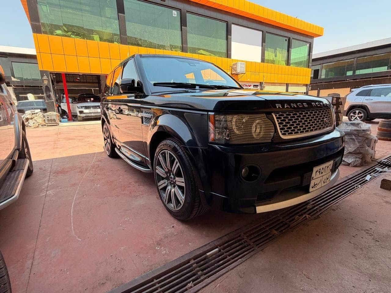 Range 2011 sport 
مەکینە ٨ پستنی سوپەر چارج

فول مواسوفات ئۆتۆباگرافی

بێ سبوغ 
بێ سارد 
بێکرانەوە

١٠ وەرەقە غرامەی لەسەرە دەیگەرێنمەوە
نرخی ١٢٢ وەرەقە و هەندەک مەجال 
سەیارەکە بۆ فرۆشتن و گۆرینەوەیە
*********** أربيل, العراق
