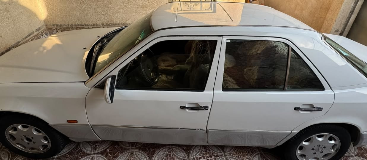 سلام عليكم

للبيع مرسيدس دب مديل 1992 
السياره احلى من الصوره 

مكينه وكير بطه
كهربائيات جاهزه 
تخم تاير جديد ويل كب

دواخل نضيفه 

حداديه جيده 

عنوان ناصريه مركز
رقم الهاتف ‭***********‬

السعر 40$
