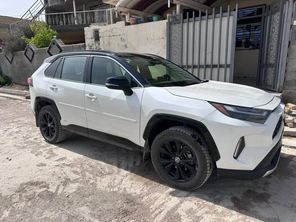 للبيع تيوتا راف فور هايبرد XSE
 موديل 2022
محرك  2500 (هايبرد )

وارد امريكي حادثها دعامية امامية  
صور الحادث موجودة  
 ماشية 80  الف كيلومتر 

مواصفات: -فئة XSE فول 1/1
تو كولر 
سلايت
صندوك كهرباء
كشن السائق كهرباء
كشنات جلد
تدفئه بلكشنات 
تدفئه بلستيرن
خزن ميموري 
شاشه كبيره
كامره دواره
شاحن تايب سي
اوتو ستوب
اوتو هولد
لايت زنون
قطعتين تبريد
رادار امامي جانبي خلفي
فور ويل 
تحديد مسار
مانع تصادم
كروس سرعه
ثلاث انظمه قياده ايكو نورمل سبورت
رقم بغداد دولي 

***********

