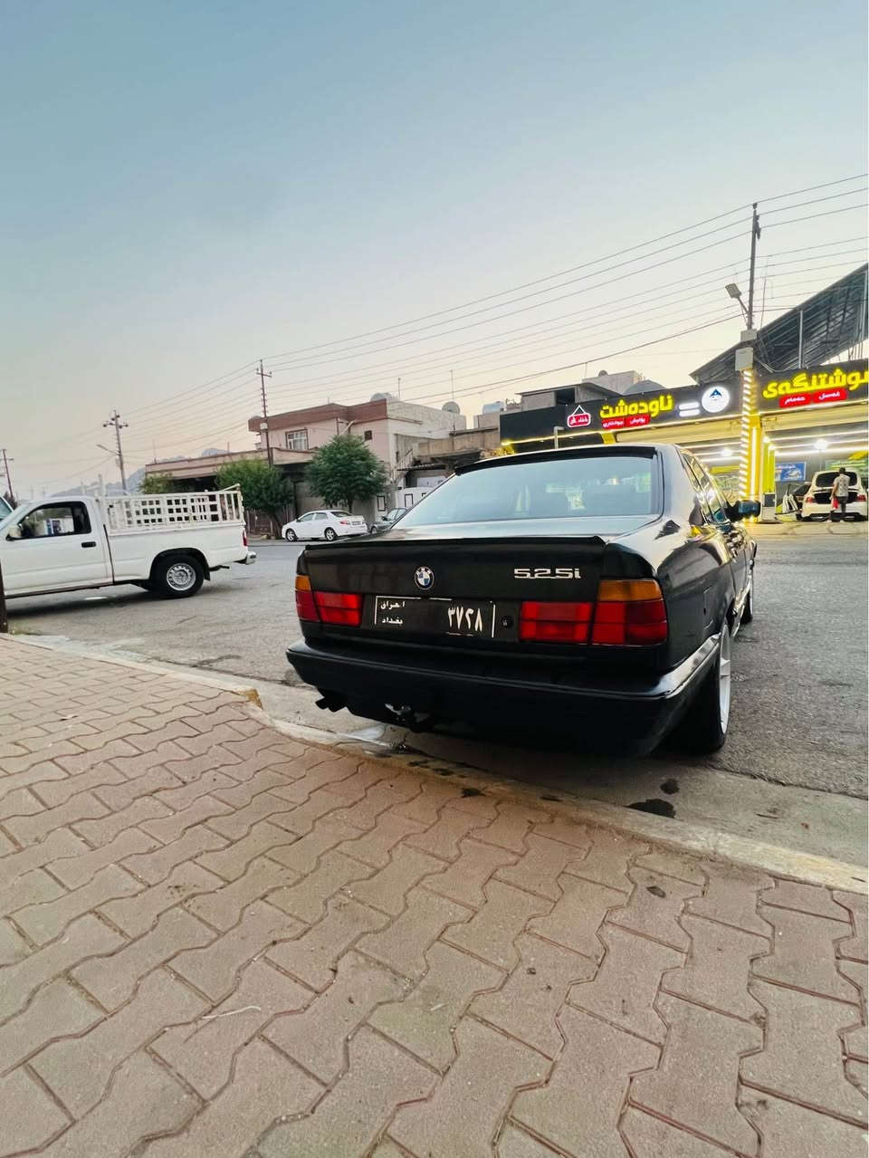 بیئم مۆدێل ٩٢ گێر ئۆتۆ ماتیک تەبریت لەسەر سویج جوار تایەو ویلی لۆکی لە ژێرە ئیشم بە پارەیە بۆیە دەی فرۆشم زەرورم خوار هەمو بازار سلایتە سەیارەکە بێ دوکەل کۆدی ئاسایشی بۆ کراوە حلوجە سەیارەکە کەفالەتی مەدەنی ئەکەم 
واتس ئەپو ڤایبەری لەسەرە
*********** بشدار, السليمانية
