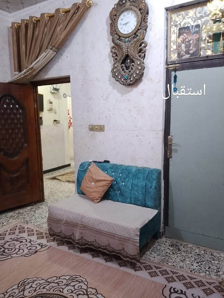 بيت بسعر مناسب
يــالله بيت 100 متر 
 ارخـص بيت مـقـارنـه بالمحيط فقط 17 مليون 
غــــرفـــه صــــالـــه اســـتــقــبــال مــطــبـــخ تـــخــاريـــج 
بيت جاهز ومناسب قرار محكمه خدمات متوفره ماء كهرباء مدارس 
عنوان البيت كوفه شارع المطار القديم قرب اسواق علي الطائي و الفرع الثاني يطلع على شارع المعمل بيت بمنطقة سكنيه مرتبه جداً 
السعر فقط ب 17 مليون 
للاسـتـفـسـار *********** واتــســاب +اتــصـال 

#مكتب_الحجيمي_للعقارات_قرب_صيدليه_الالفه
