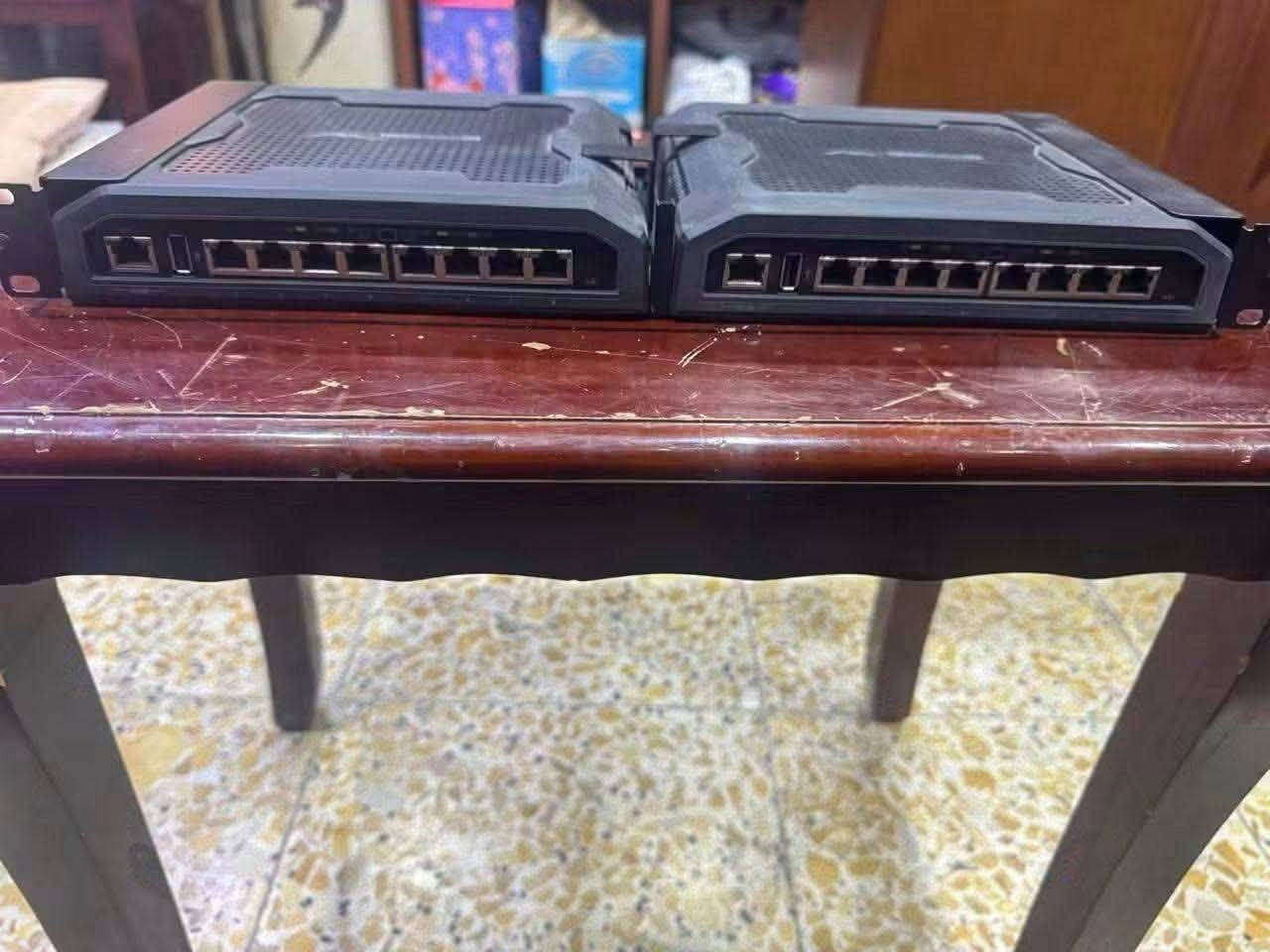السلام عليكم اخوان

توفرة كميه  

وسعر قطعه 80 الف 

8 بورت 

شرط شغل وفحص 

العنوان بغداد شارع فلسطين قرب مطعم الابتسام 

توصيل موجود جميع محافظات العراق
