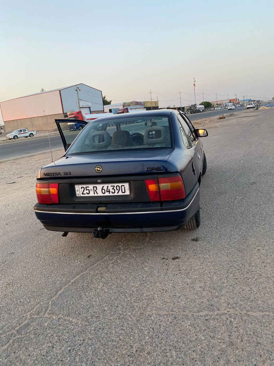 أوبل فكترا موديل 1993
محرك 18 
كير مكينة شرط  صبغ جمالية 
سنوية لل 29 شرط تحويل مشروع وطني
بطاقة بانزين موجود  
للتفاصيل ***********
