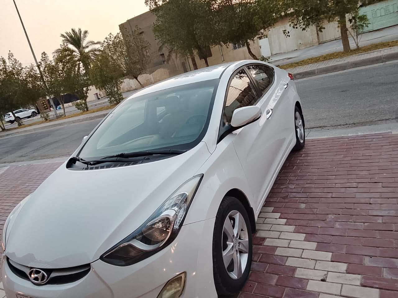 للبيع*********** السعر 95 النترا موديل 12محرك 1800 دوش رقم أربيل بيها صبغ قطعه واحده فقط مكينه وكير جيدا جدا حداديه تخم تاير تبريد جيد السعر 95 مكان السياره كربلاء المقدسة
