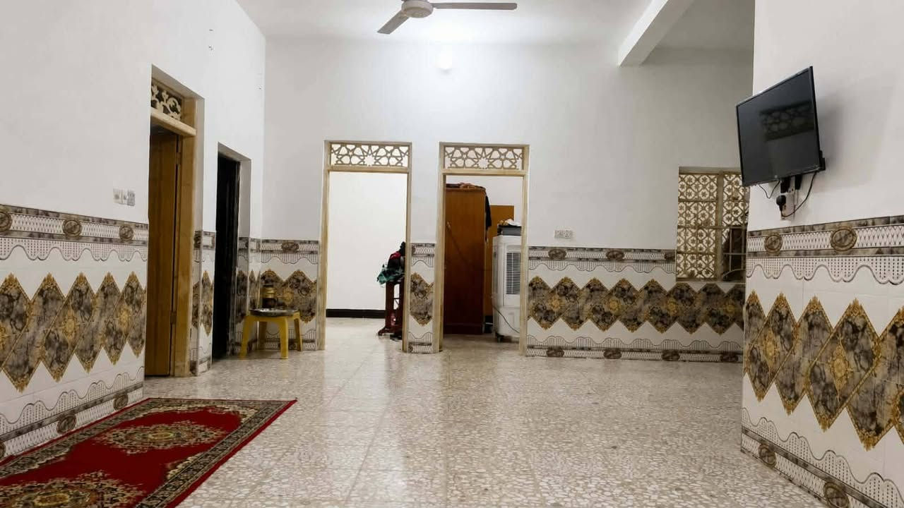 دار البيع رضويه ثامنه قرب شارع لعام200م
3غرف صاله ستقبال مطبخ تخاريج بناء جديد
شوارع مقرنص
السعر80مع لمجال الستفسار ***********
