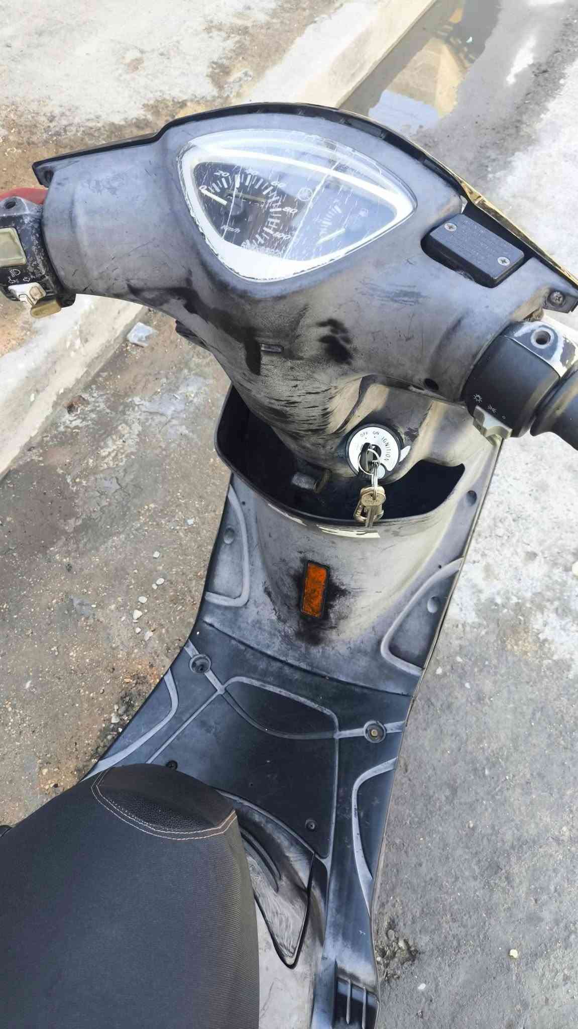 السلام عليكم
دراجه ماكس عدله مكينه بلاديه هندر كهربائيات كفرات كله مختمه اوراقها كامله بأسمي منفيس شلعه لون اسود 
بريك امامي بريك خلفي
بيها نقص واحد شخاطه مال سلف اكثر من هذه مابيها
(السعر ...950الف وبيها مجال بسيط)
عنواني ... بغداد العبيدي منطقة الكفائات 
تواصل على رقم أو على واتساب ... ***********
