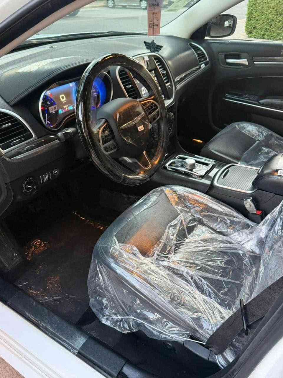 Chrysler Obama 2018
‎كرايسلر اوباما 2018limted

‎ اعلي فئة (سقف بانورامي-مقاعد جلد و تدفئة و تبريد-مقود تدفئة-رادار جانبي)

‎مكينة ٦سلندر حجم ٣.٦لتر تنفس طبيعي
‎ماشية 52,000 ميل فقط و ب حالة جداً ممتازة

‎السيارة كلين تايتل السيارة جديدة ب معني الكلمة كلش حلوة و نظيفة
‎السيارة رقم سليماني  الدولي سنوية جديدة و اكيد شرط التحويل 
 ‎مكفولة من كير و محرك و كهربائيات
                                     سعر 💣💣(265$)مجال بسيط. 
‎مكان السيارة سليمانية 
*********** السليمانية, العراق
