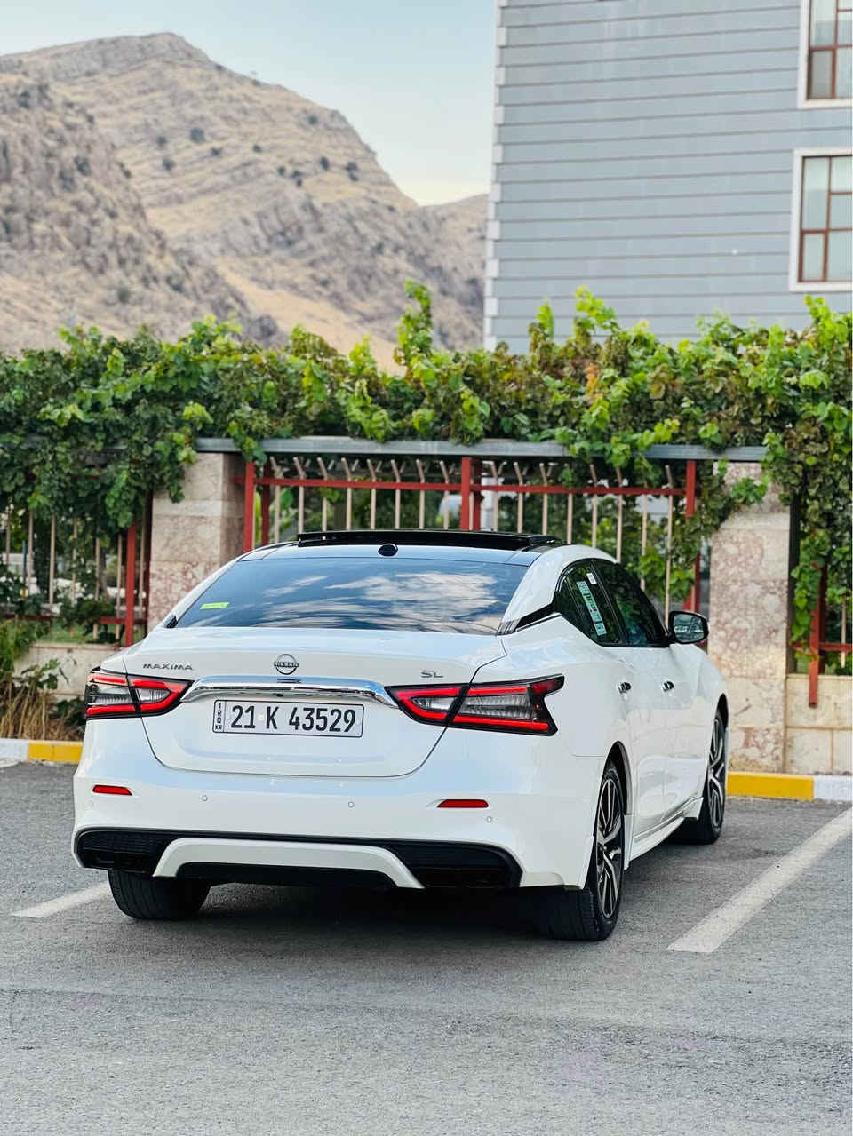 ماكزيماSL مؤديل 2023  فول مواسه فات به سمه شاشه كه وره Car play
كاميّره ٣٦٠ ده ره جه حاسه و رادار رادارى ئاويّنه شه غال پانوراما سه قف ره ش بيلاد كوشن جلد 2 كوشن كاره باى 4 كوشن گه رم تحديد سرعه كامل سه ماعه  BOOS 3  مؤدى لئ خورين جام ئوتو لايت ليد و  عه ده سه بةگلايت ليد ته بريد مةركةزي ده بل ئه يسى ويل گةورة بيلاد جةندين مواسةفاتي تر سةيارةكة نمونةي جوانية بةس دةعاميةكةي بيشي قرنجيكي بيكةوتوة ئةرباكي سوكان و شان تةقيوة شةريكة دانراوةتةوة بونيتةكةيشي ليكراوةتةوة گوراوة بؤ بوياغ بةشةرت ناوي نوكتةي نةبيت و يةك بارجةشي نةكرابيتةوة سةيارةكة ٥٧ هةزار رويشتوة رؤني گيرو مةكينةو كامل سيرفز كراوة دةعامي بو دةعامي بةشةرت سعري 165 گةلاو مةجال سةيارةكة مالي دوستة هةمو گياني بةشةرت و نمونةي جوانية رانية, السليمانية
