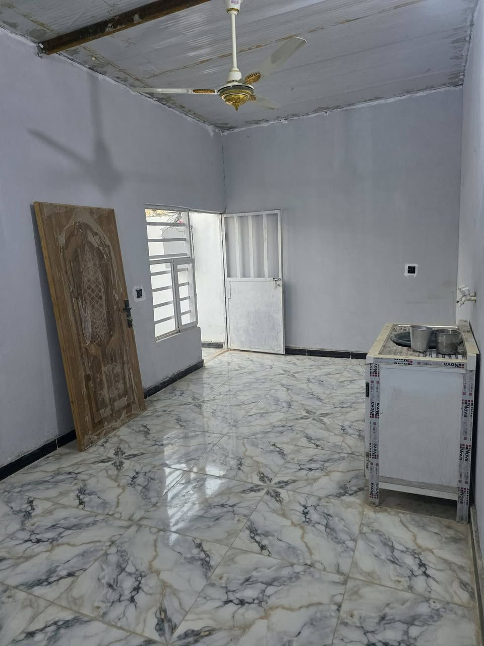 السلام عليكم عندي بيتين للبيع البيت الواحد 100 متر متوفر بيهن ماء وكهرباء وخط مولد .. المكان نجف طريق كربلاء جهت يا علي عمود 193 يبعدن عن الشارع 100 متر
زائدن استقبال وساحه خارج البيوت
للاستفسار أكثر اتصل علئ الأرقام التاليه
***********
***********0
