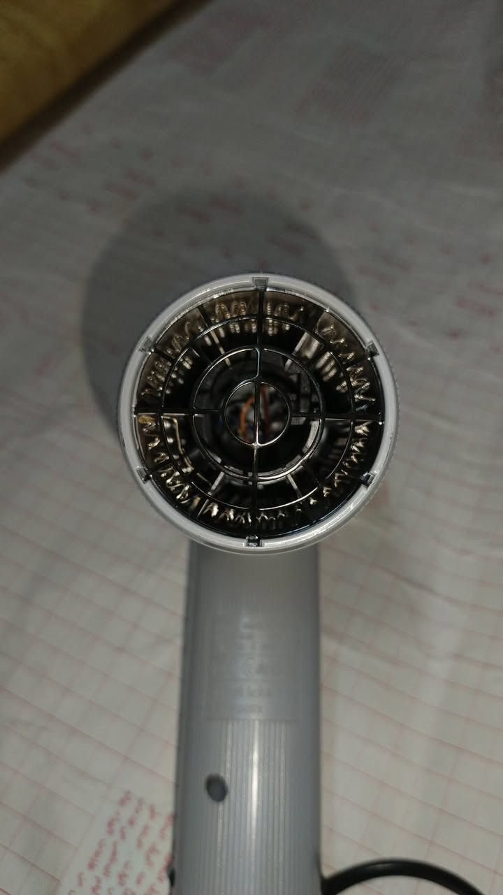 سشوار Braun Silencio 1600 أصلي Vintage – نادرللبيع سشوار Braun Silencio 1600 أصلي، موديل قديم ومميز من شركة Braun.
للبيع سشوار Braun Silencio 1600 أصلي، موديل قديم ومميز من شركة Braun.
القدرة: 1500 واط
3 مستويات تشغيل
الحالة: نظيف ويعمل بشكل جيد
الموديل: Type S609
مناسب للاستخدام أو لهواة الأجهزة القديمة والـVintage.
البيع في الموصل
السعر: 50,000 دينار قابل للتفاوض للجادين
📩 للتواصل: واتساب
***********
