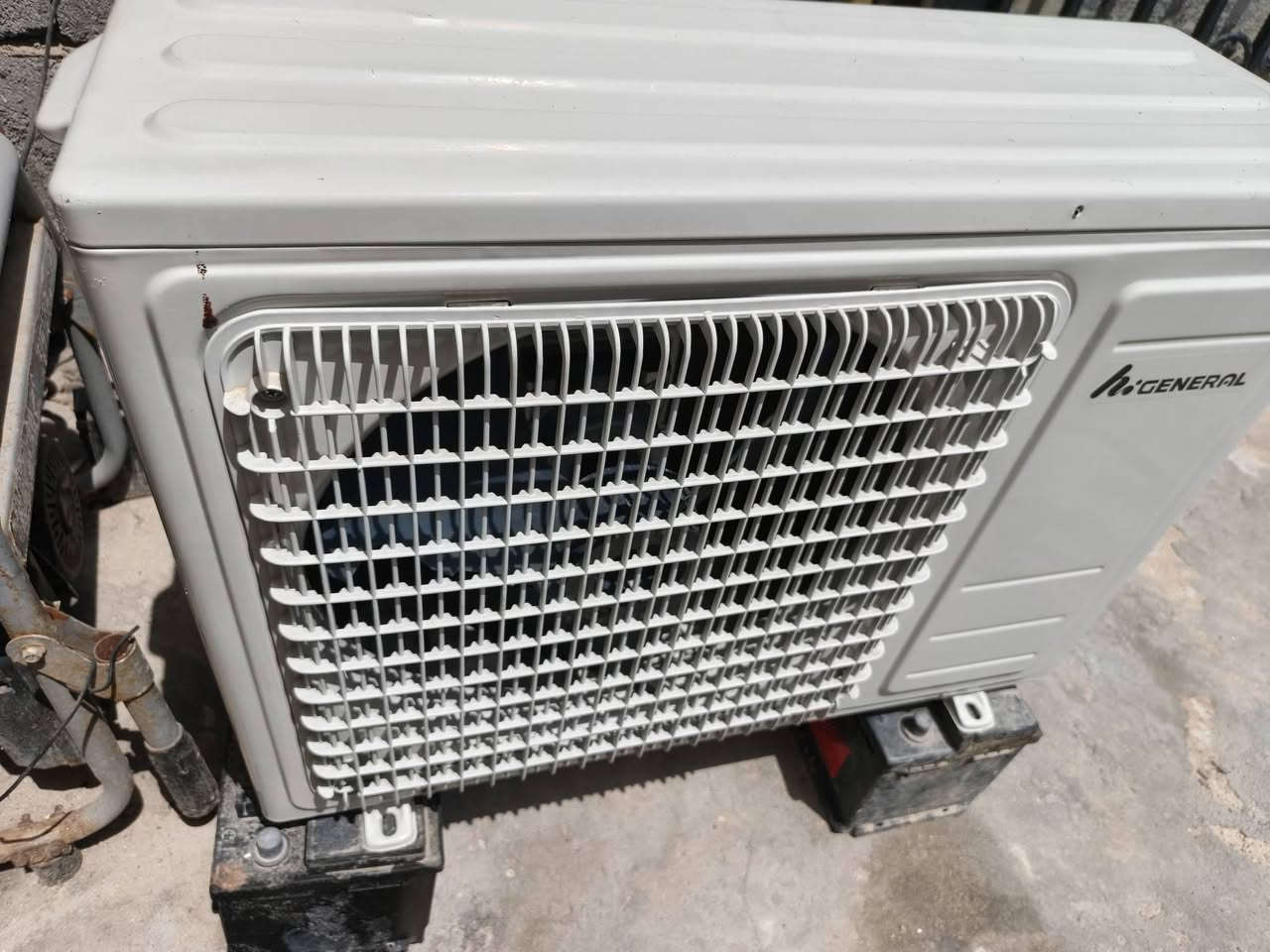 سبلت جنرال طن ونص 
استخدام موسم واحد غاز 410
تبريد ثلج شرط الشغل والنظافه 
مع البواري والبليته والريمونت كامل

السعر 325 وبي مجال 
المكان بصره جزيره الاتصال على رقم***********
