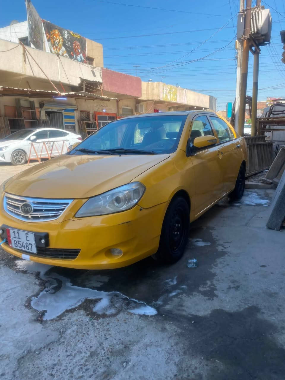 إسلام عليكم  بيوادي موديل ٢٠١٣G3
سياره مصبوغه عام لجماليه  
كير محرك كفاله تبريد  جديه شاده 
سياره خير من الله سعر سياره ٤١ بيها مجال 
مكاني بغداد الغزاليه 
رقم ***********

