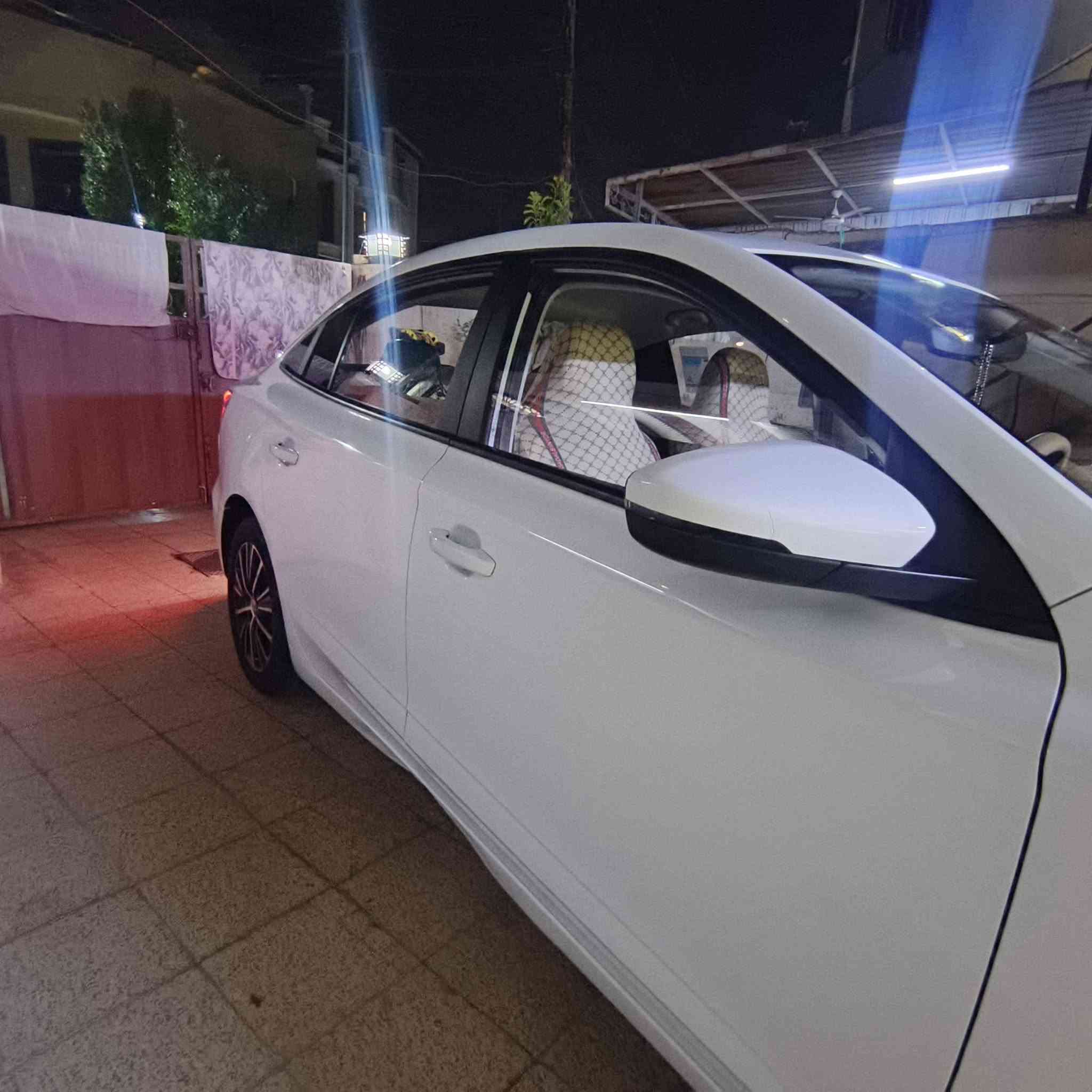 للبيع ام جي فايف بلص موديل ٢٥ السياره مال بيت بيها فقط طخه بالدوسه وحافه البنيد بيها طخه خفيفه أيضا السياره عليها ادامه كامله من دهن اكسادو وفلاتر كلها جديد مبدل مع تركيب إطارات طخم تايلندي حجم ١٦ وباتري جديد نوعيه ايسي ديلكو قبل يومين أبو الظمان سنه الكراسي مغلفها علمود الحفاظ عليها السعر ١١٢ وبيها مجال الاتصال ***********
