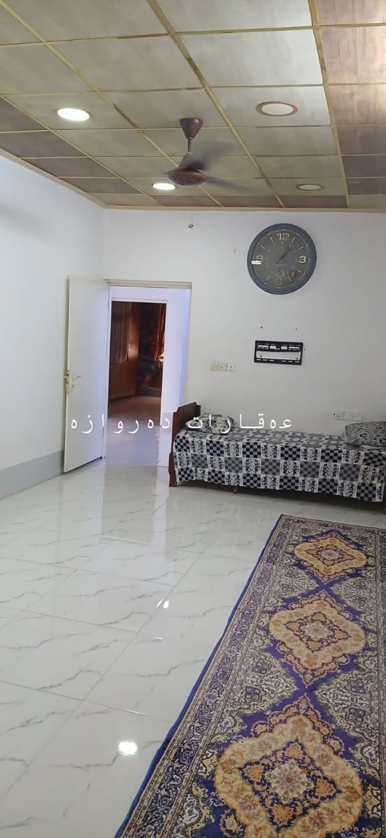 بەناوی خودای گەورە و میهرەبان

🔸خانوو بۆ فرۆشتن

📍لە قەزای ڕزگاری - گەڕەکی سەنگاویەکان نزیک جادە دووسایدەکە

📏ڕووبەر : ١٢٠ مەتر

🧭ڕووی : خۆرئاوا

📑 پێکدێت لە :- حەوشەیەکی فراوان + میوان + مەتبەخ + هۆڵ + موشتەمەلات + دوو ژوور نوستن 

📮 تێبینی : ئەم خانووە ئەکەوێتە شوێنێکی نزیک و خۆشی گەڕەکی سەنگاویەکان کامل خەدەماتە نزیک مزگەوتی پێشەوا و دووسایدی حەوت هەزارە 

نرخی ئەم موڵکە ( ١٩٠ ) گەڵا و مەعامەلەیە 

🔸 #عربی:-
✅#بیت للبیع:- عنوان - قضاء رزگاري / شاکل
✅#مساحە:- ١٢٠ متر  ✅#الاتجاهات:- غرب

🔹للاستفسار يرجي الاتصال بالارقام التالية :- 
................................
• بۆ زانیاری زیاتر پەیوەندی بکەن 📲
( *********** )
( *********** )
_________________________________________

تۆی بەڕێزیش گەر خاوەنی موڵکێکیت دەتەوێت بیفرۆشیت یان بە کرێی بدەیت پەیوەندیمان پێوە بکەن
#ڕزگاری_سمود_کەلار_کەلارکۆن_شاکەل_ئاوباریک_گازینۆ_گۆران_لیواکە_شەهیدان_ئاوارەکان
